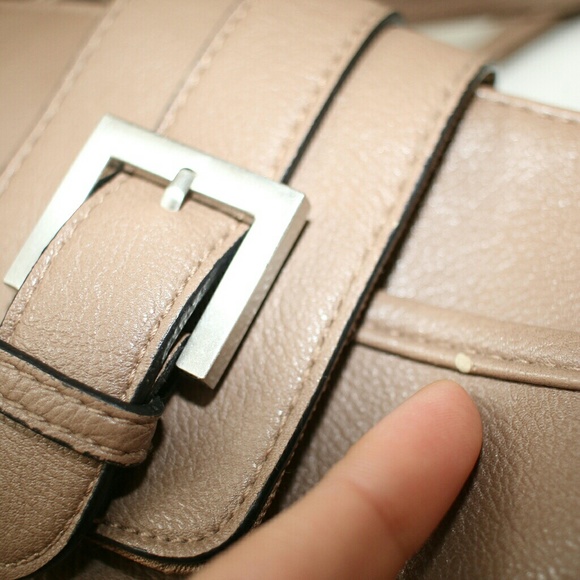 Merona Faux Leather Tan Crossbody Bag - Picture 3 of 8